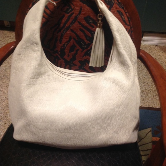 - Never used large Gucci hobo - Picture 5 of 14